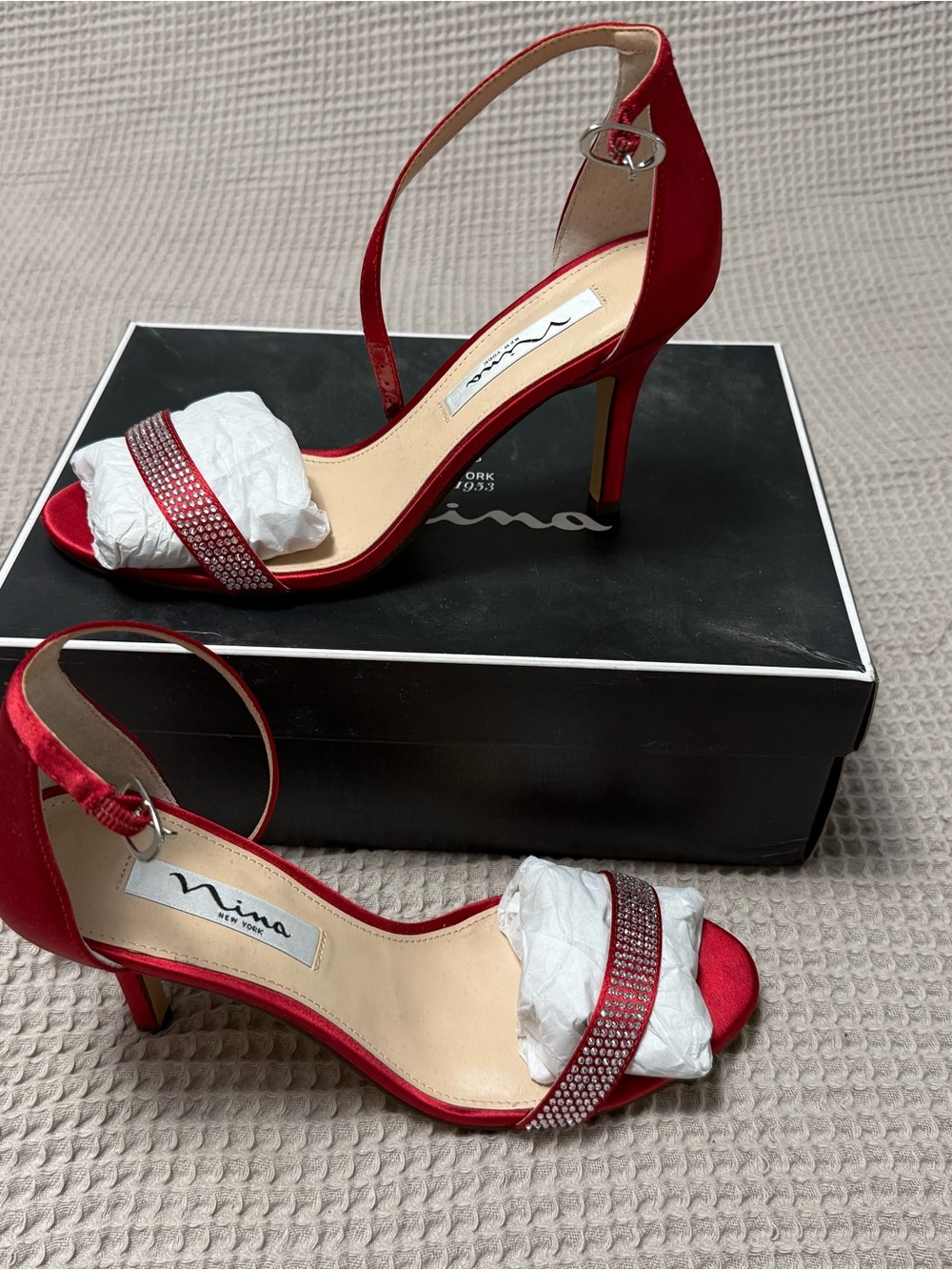 Nina Veniza Red Rouge Crystal sz7-1/2